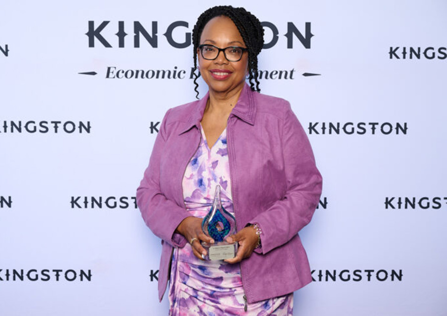 V. Ophelia Rigault - Award